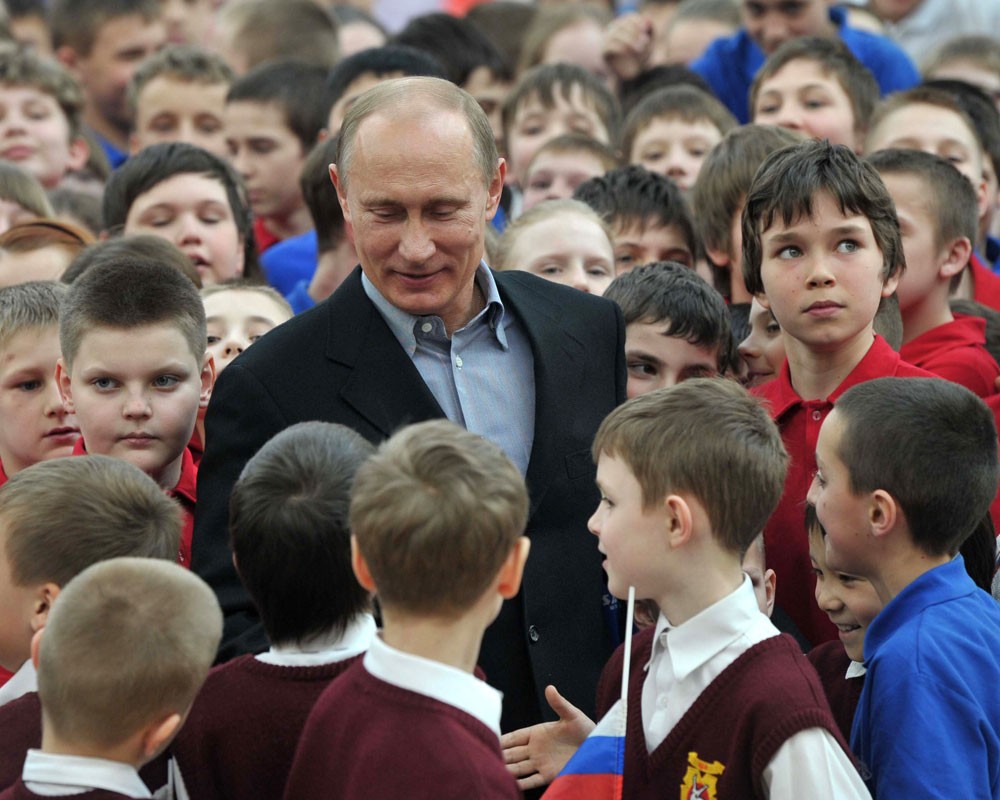 Детский мир Путина: удачи и провалы президента в общении с детьми