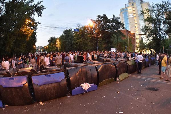Сенатор РФ сравнил протесты в Ереване с началом демонстраций в Киеве