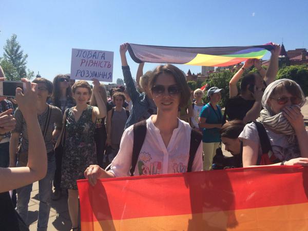 Нападение на гей-парад в Киеве: ранен милиционер, десятки задержанных