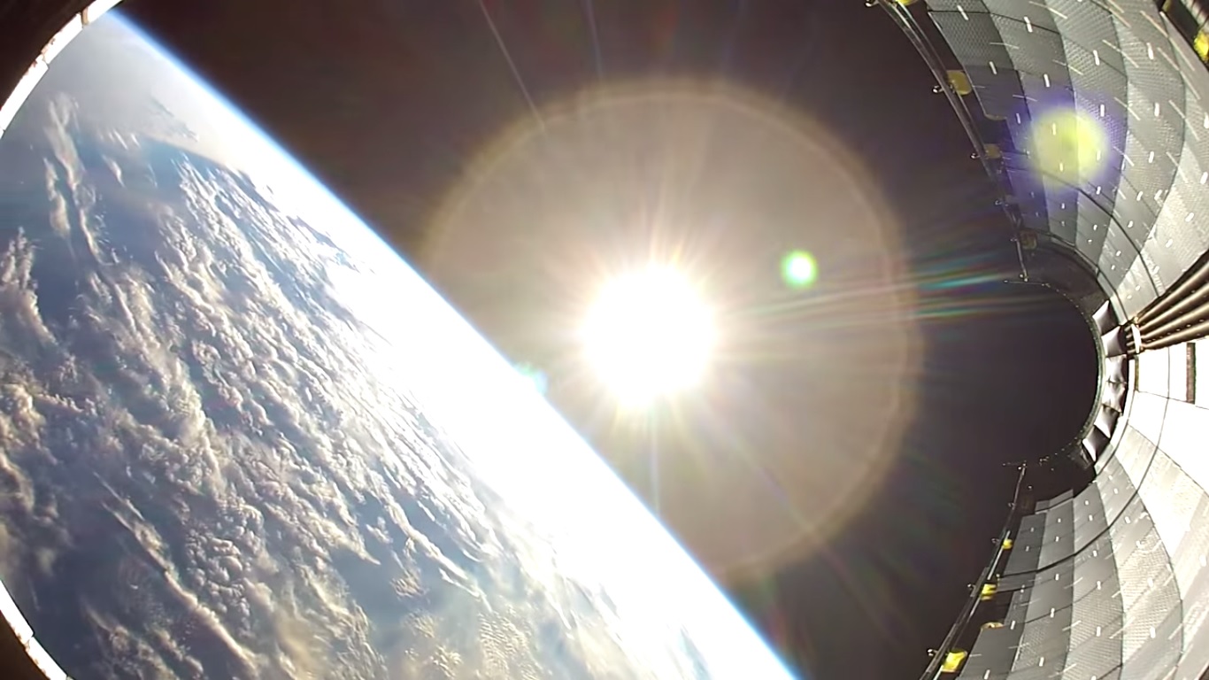 Просто космос. Видео падения обтекателя Falcon 9 на Землю