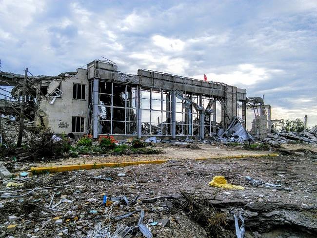 В сети появились фотографии разрушенного Луганского аэропорта