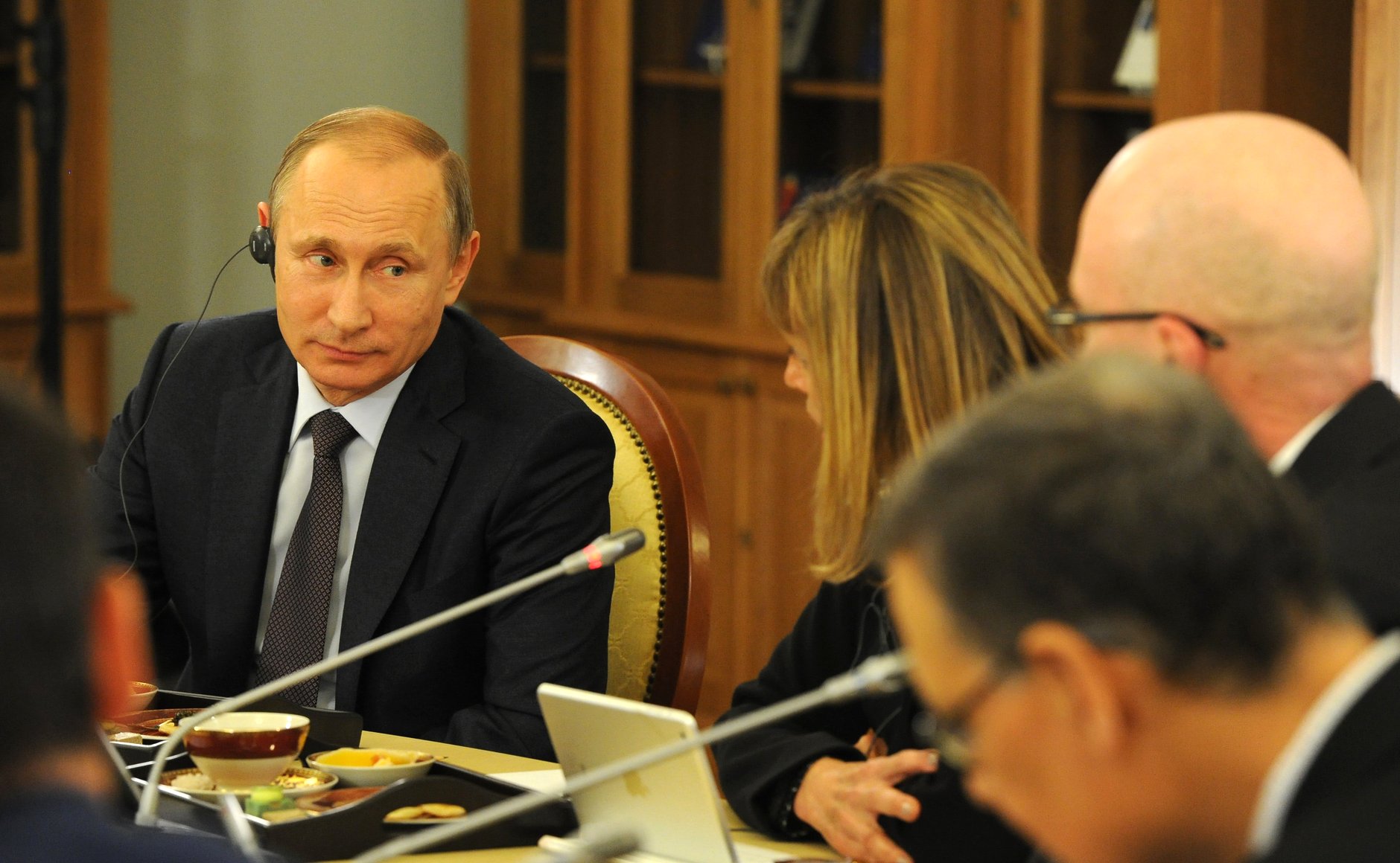 Путин обвинил авторов памятки о Крыме в работе на другие государства