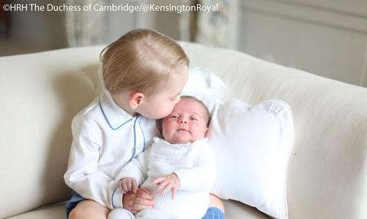 Кенсингтонский дворец опубликовал первые фото дочери принца Уильяма и Кейт Миддлтон