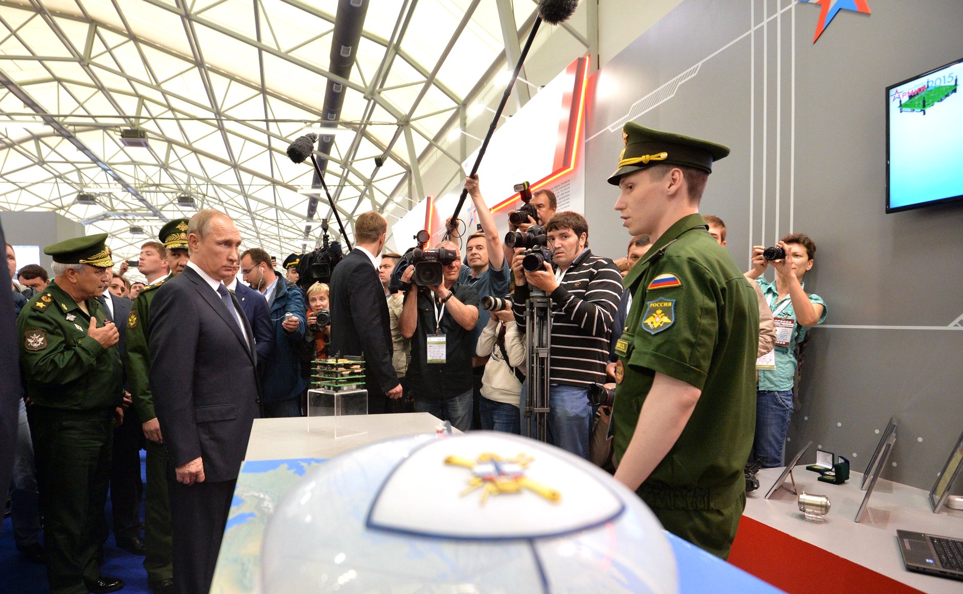 Foreign Policy придумал «секретную записку» Путину с планом борьбы с НАТО