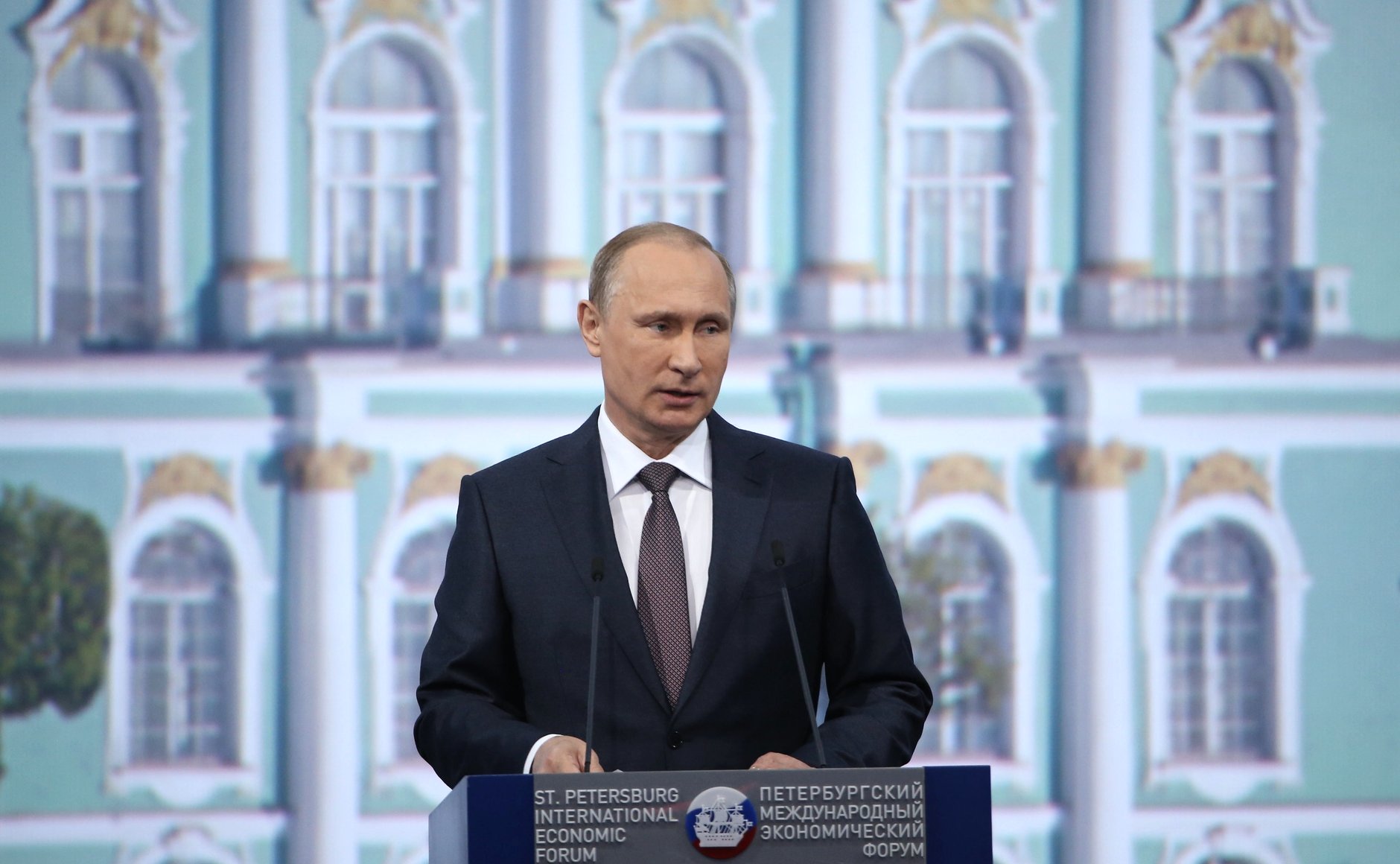 Путин объявил об отсутствии глубокого кризиса в России