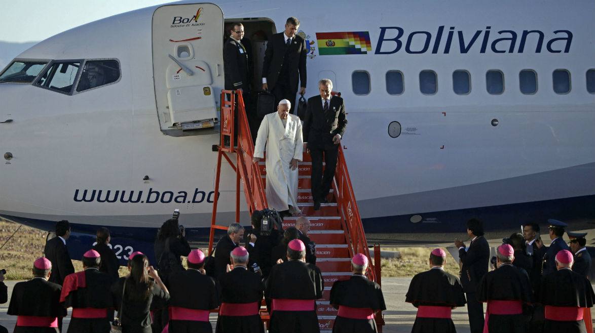 Папа римский попробовал коку в Боливии
