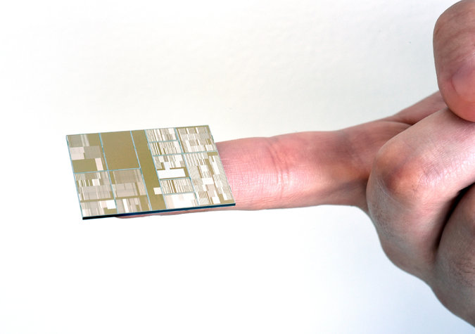 Закон Мура: в IBM создали новый сверхбыстрый компьютерный чип