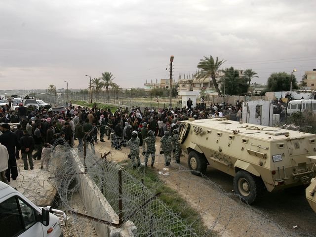 В результате нападения боевиков на Синае погибли 50 египетских силовиков
