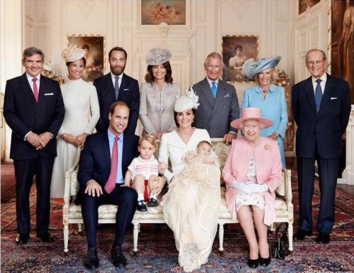 Фото дня: Королевская семья Великобритании на крещении принцессы Шарлотты