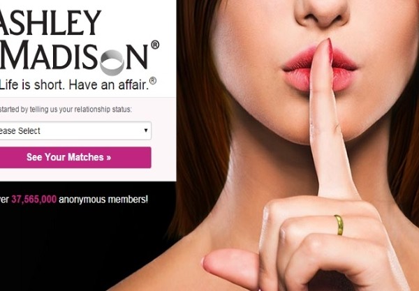 Расследование: реальные женщины почти не пользовались сайтом Ashley Madison