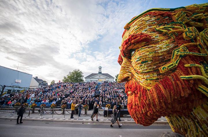 Ван Гог из тысяч георгин. В Нидерландах прошел крупнейший парад цветов
