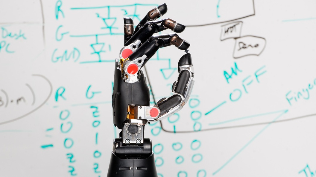 Будущее наступило: в DARPA заявили о создании искусственной руки с осязанием