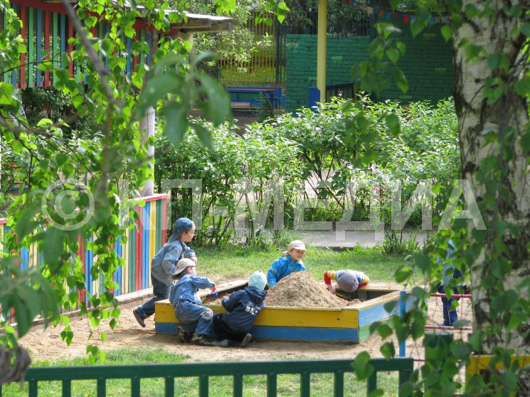 В Магнитогорске мальчики сбежали из детского сада через подкоп