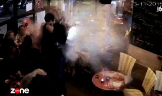 В сети появилось видео самоподрыва смертника в кафе Парижа