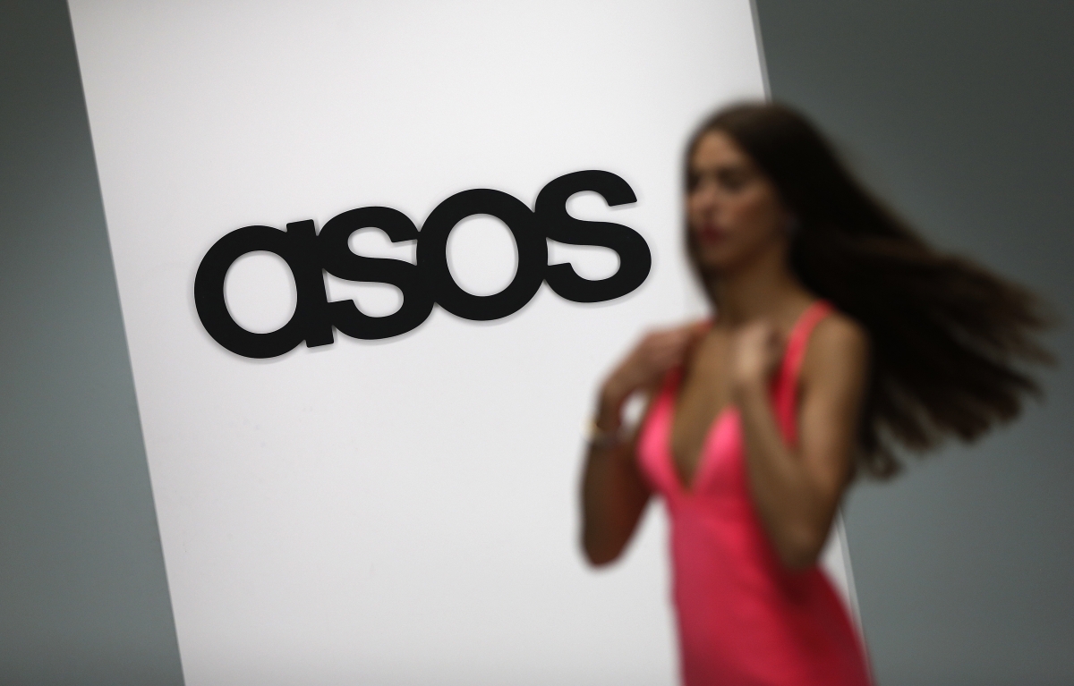 Парень заказал джинсы из онлайн-магазина ASOS и насмешил пользователей соцсетей