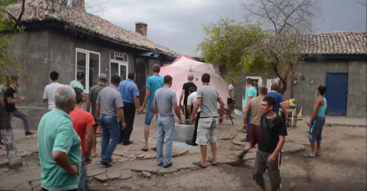 Видео: убийство девочки спровоцировало массовый погром цыганских домов