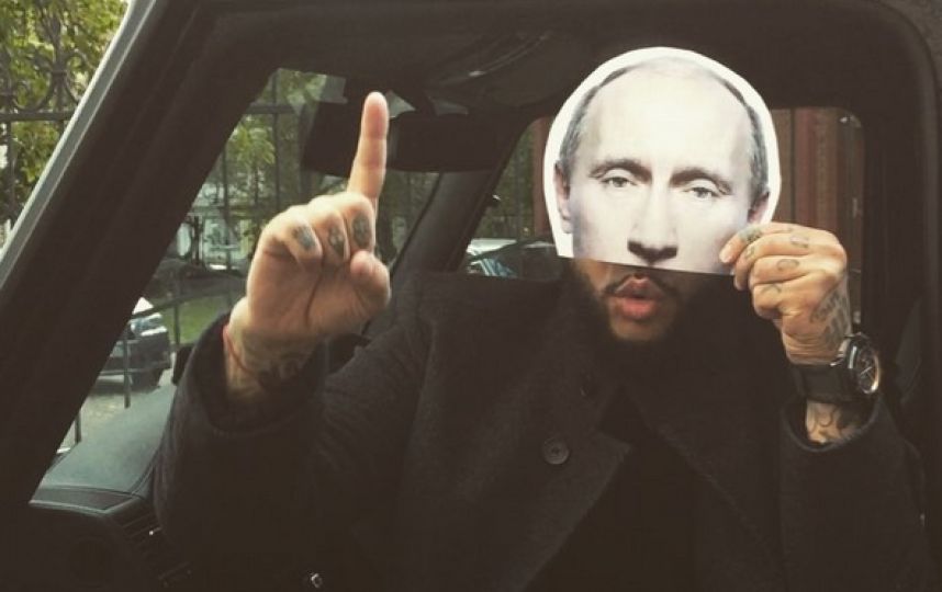 «Средний палец любой из систем». Автор песни о дружбе с Путиным записал протестный трек