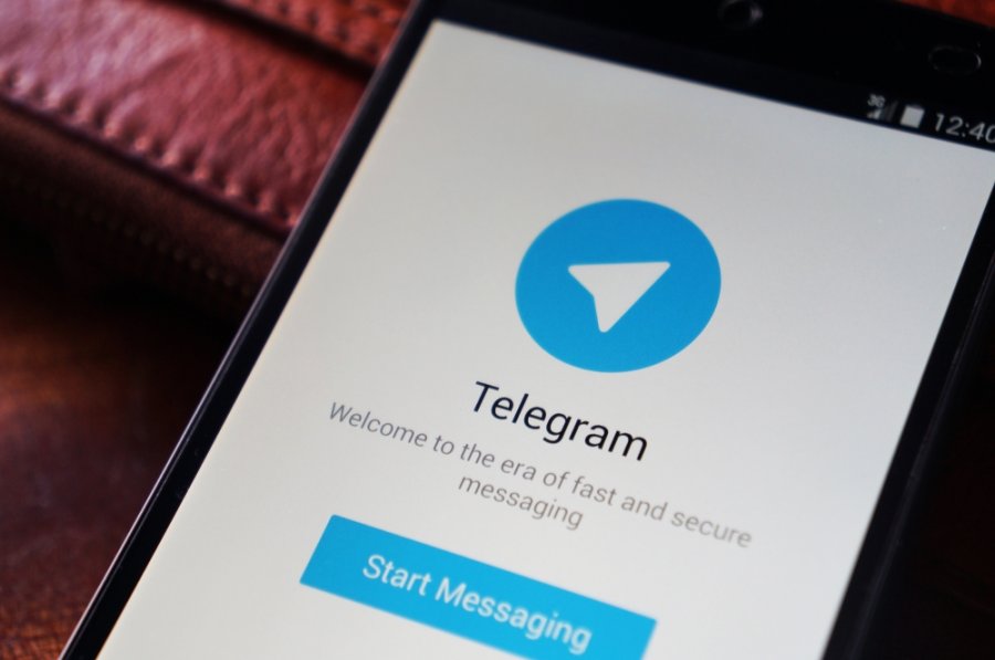 Сноуден поспорил с Дуровым о безопасности мессенджера Telegram
