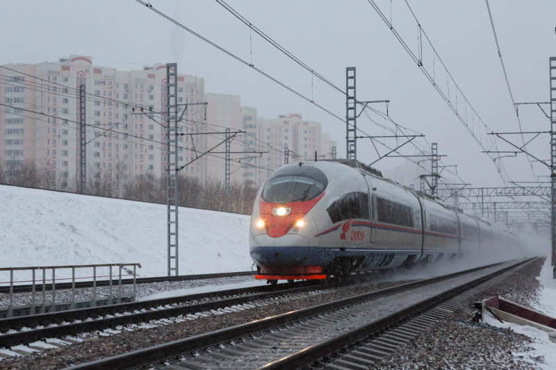 «Сапсан» застрял во льду в Новгородской области