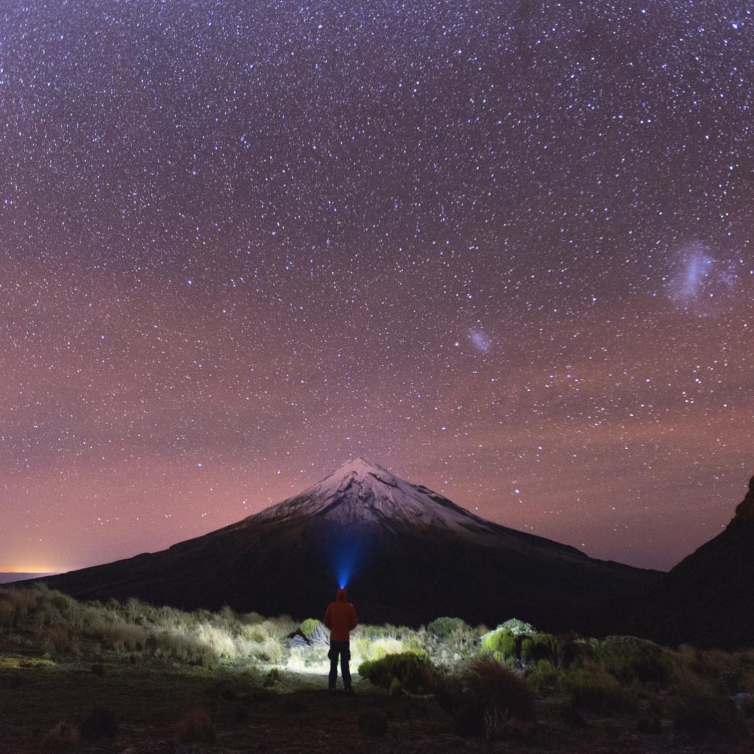 Инстаграм дня: парень путешествует по Новой Зеландии, делает волшебные фото и помещает на них Гендальфа