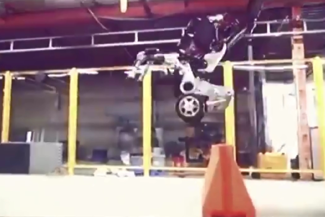 «Вызывающий кошмары». Новый робот от Boston Dynamics — чёрт-те что на колёсиках