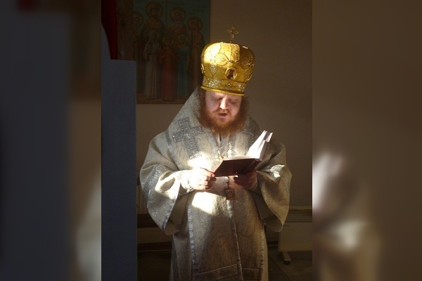 Священник отказался платить алименты, потому что его дочь — не православная. И обратился к Путину