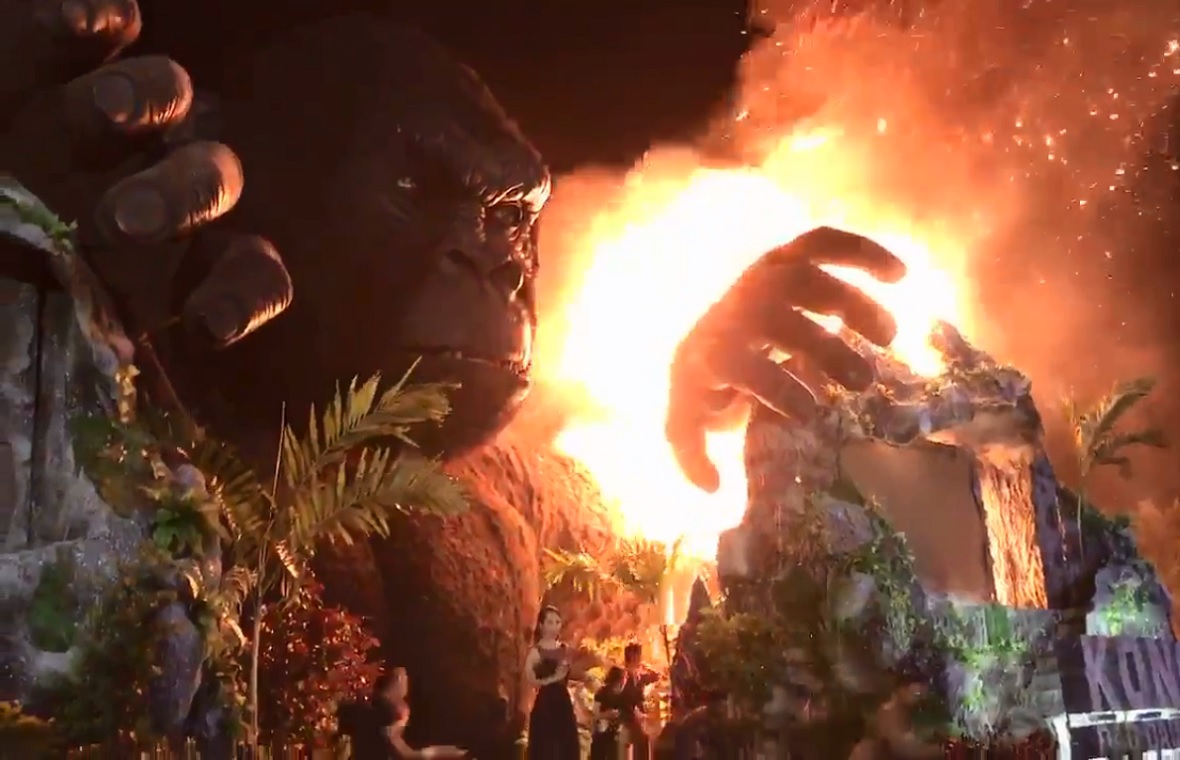 На премьере нового «Кинг-Конга» во Вьетнаме загорелась гигантская статуя гориллы