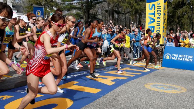 Adidas поздравил участников Бостонского марафона с «выживанием», но забыл, что не все поймут это правильно
