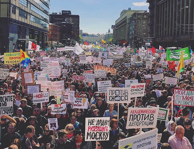 Как прошёл митинг против сноса пятиэтажек в Москве и почему все опять обсуждают Навального