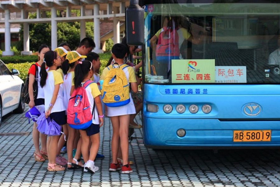 В Китае девятилетний мальчик угнал автобус и катался сорок минут. И ему ничего за это не было