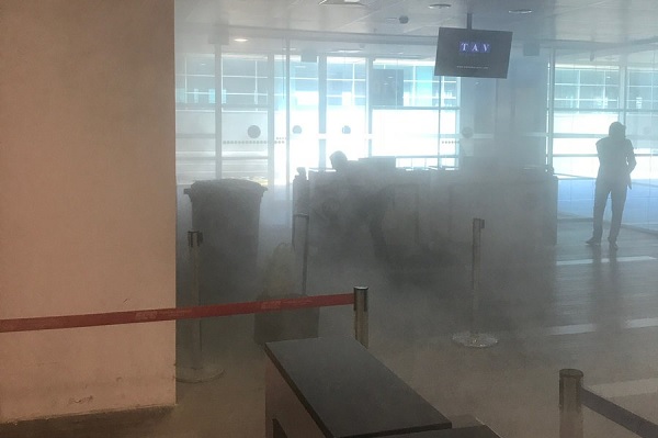 Пассажир в Стамбульском аэропорту разозлился на охранников и бросил на пол аккумулятор. Тот взорвался