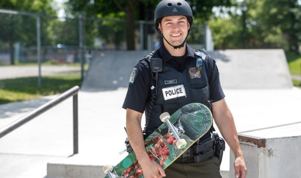 Четыре колёсика правосудия. Как полиция Канады налаживает отношения с обществом с помощью копа-скейтбордиста