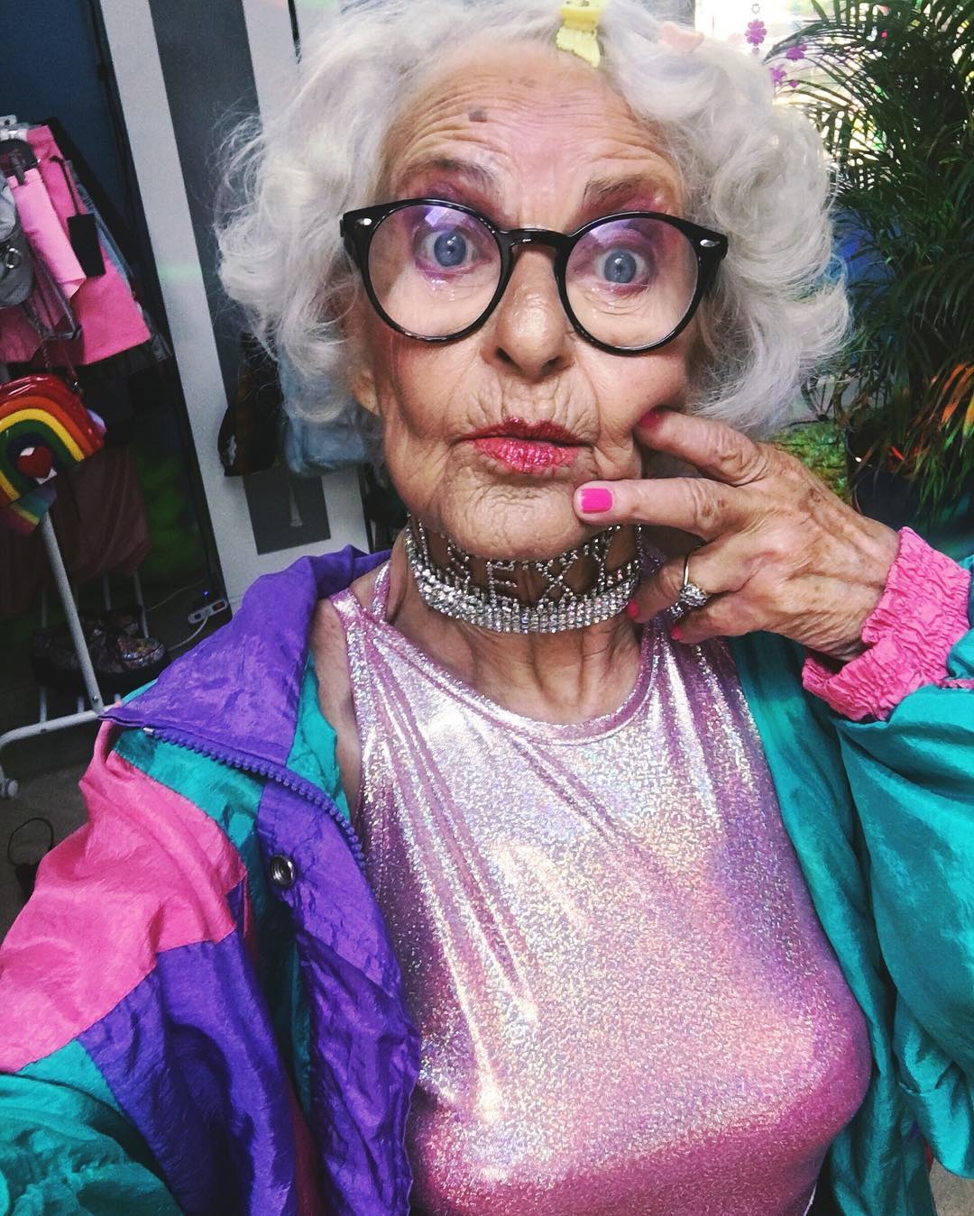 Если бы инстаграм этой 89-летней бабулечки-красотулечки не существовал, его стоило бы выдумать