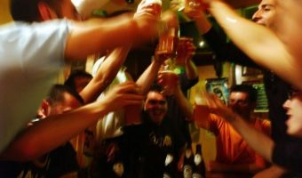Студенты в США закатили такую вечеринку, что алкотестеры признали пьяным даже воздух