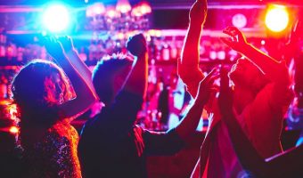 Учёные наконец-то занялись делом и выяснили, сколько нужно пить на вечеринке, чтобы хорошо танцевать