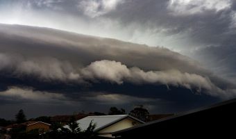Вызывайте Уилла Смита! Окрестности Сиднея из-за шторма стали похожи на пейзаж из фильма «День независимости»