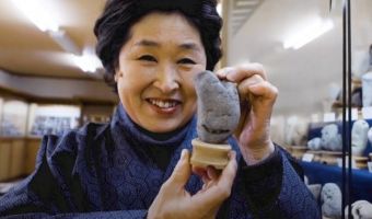 В Японии есть музей смешных камней с рожицами, и вы прямо сейчас захотите туда попасть