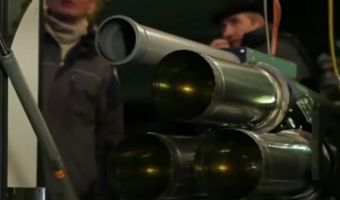 Российский боевой лазер из канализационных труб. В соцсетях гадают, что за оружие показал канал «Россия 24»