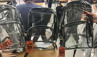 Школьников во Флориде обязали носить прозрачные рюкзаки. Те ответили потоком стёба