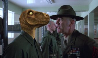 Динозаврика взяли в ВВС США, но прослужил он недолго. Вместе с ним уволили четырёх офицеров