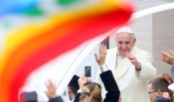 Папа Римский сказал, что гомосексуалы «созданы Богом» (но это не точно). Это новая политика церкви?