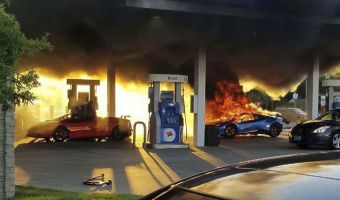 Синий Lamborghini загорелся на автозаправке в США. Искра, безумие и эпик, достойный Голливуда