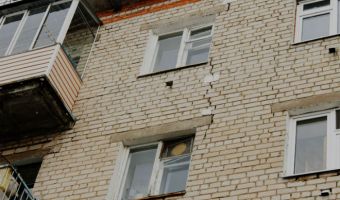 «Рабочим в респираторах слезу вышибало». В московской квартире нашли филиал ада, но только после пожара
