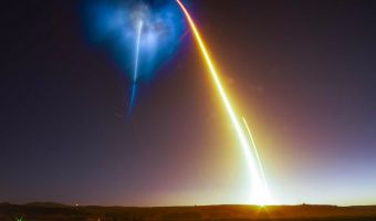 Первая ступень ракеты Space X приземлилась в Калифорнии. И жители США уже показали, как выглядит будущее