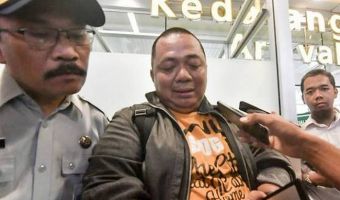 Индонезиец опоздал на самолёт из-за сильных пробок. Но это тот самый случай, когда неудача спасает жизнь