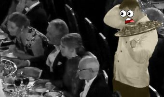 Официант уронил еду на президента Шведской академии наук. Его мимика заслужила Нобеля. Мистер Бин, подвинься!