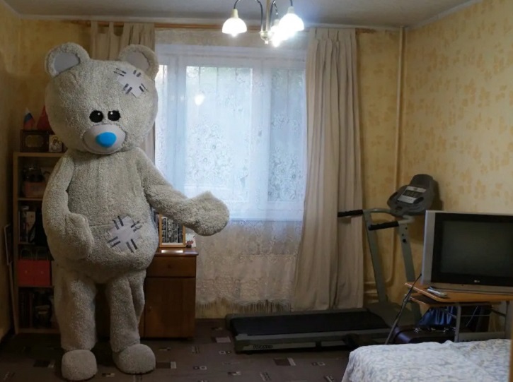Объявление москвича об аренде вышло слишком криповым. Ведь хозяин квартиры — медведь, и он совсем не милый