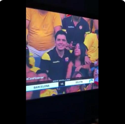 Поцелуй пары на матче попал на большой экран, и реакция парня - огонь. В ней вся мужская боль (и капля страха)