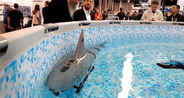 Учёные сделали робота-акулу, которая может служить для военных целей. Но людей в Сети она просто очаровала