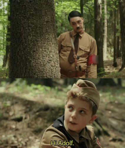 Кролик Джоджо с лидером нацистов в лесу - ваш новый мем о зле. Под раздачу попали веганы, СМИ и даже учителя